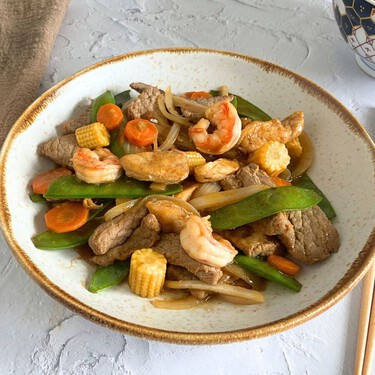 Receta de familia feliz china, el salteado de mar y montaña que lo mezcla todo