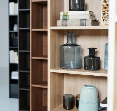 La Billy o la estantería más icónica de IKEA se reinventa con un diseño más sostenible y nuevos acabados y colores