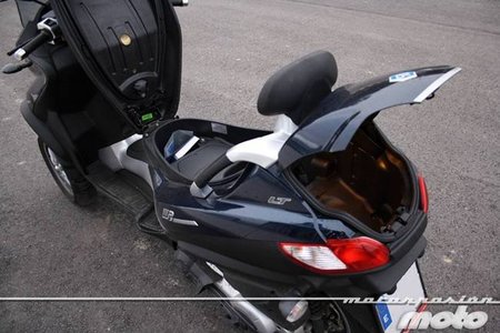 Piaggio MP3 400 LT, prueba (valoración y ficha técnica)