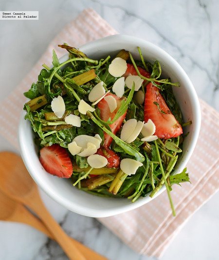Ensalada de fresas con espárragos. Receta