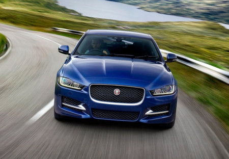 Jaguar Xe 2