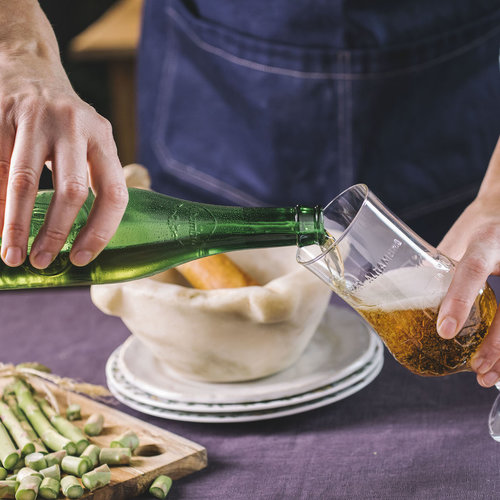 Cómo descubrir qué Cerveza Alhambra marida a la perfección con tu plato favorito a golpe de voz