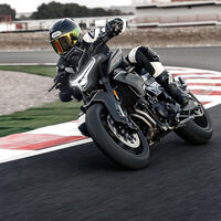 Las motos chinas arrasan por cosas como ésta: Una naked con motor KTM acaba de llegar a España para darle guerra a las Yamaha MT por solo 7.500 euros