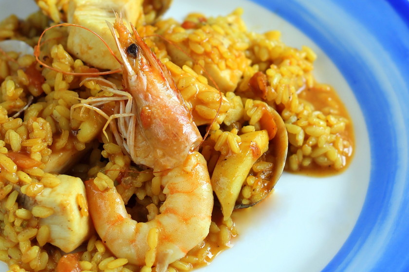 Paella fácil de pescado y marisco. Receta