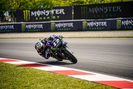 Maverick Viñales lidera los test de MotoGP en los que hemos podido ver a Dani Pedrosa sobre la KTM