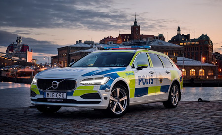 La policía sueca estrena el Volvo V90 como coche patrulla en 2017
