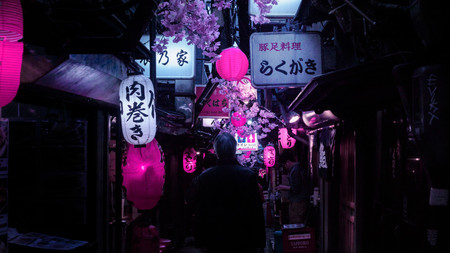 'Tokyo at Night': la exploración nocturna que ha influenciado a muchos fotógrafos en el estilo ochentero
