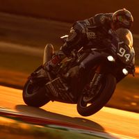 El GMT94 de David Checa gana en unas apretadisimas 8h de Oschersleben
