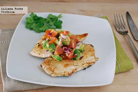 Pollo a la lima con aguacate. Receta saludable