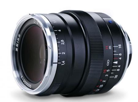 Zeiss ha presentado en Photokina otro objetivo espectacular: el Distagon T* 35 mm f/1.4