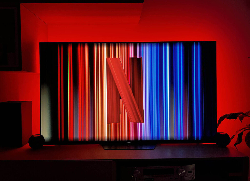 Netflix se carga dos de las limitaciones del plan con publicidad y sin subida de precios. Quiere convencernos que los anuncios no son malos 