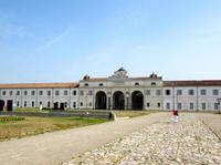 La calzada romana y el Parque Arqueológico Novi Ark en Módena