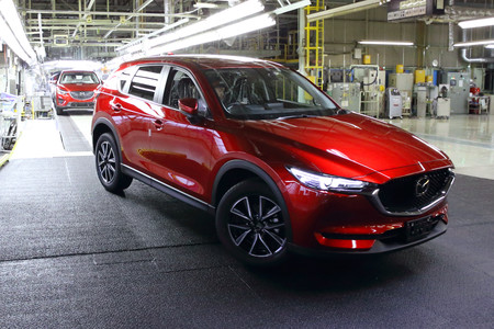 La nueva generación de Mazda CX-5 ya sale de la fábrica de Ujina
