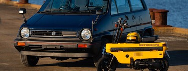 Así fue la Honda Motocompo: una moto plegable mitad scooter y mitad patinete eléctrico que cabía en el maletero de un coche