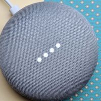 Google trabaja en una función que permitirá seleccionar un altavoz concreto para enviar mensajes de difusión