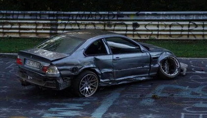 Definición de dolor: BMW M3 CSL destrozado en Nürburgring