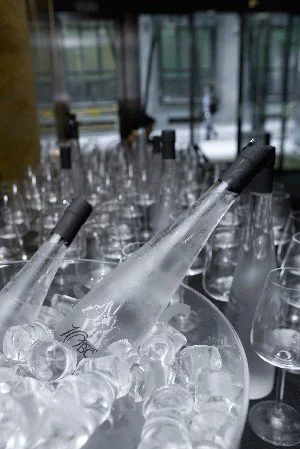 10 Thousand BC, agua de glaciar