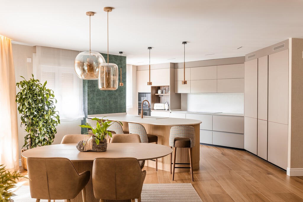 Adiós a las islas de cocina: esta es la nueva tendencia de 2026 que viene de Europa y optimiza el espacio en cocinas pequeñas