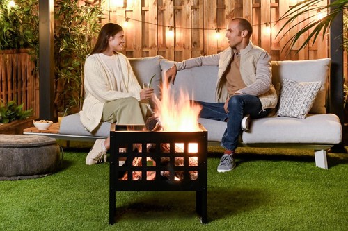 Seis chimeneas y estufas de exterior en Leroy Merlin para disfrutar tu jardín o terraza también en invierno