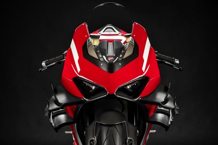 Ducati Superleggera V4: brutalidad italiana de 234 CV para 152 kg y con extra de alerones, por 115.000 euros