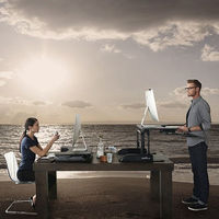 Es postureo, trabajar desde la playa es de todo menos cómodo 