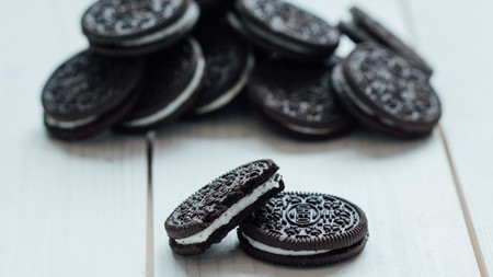 Ahora ya sabemos dónde terminará la crema al separar una galleta Oreo