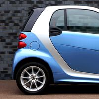 Si eres autónomo, esto es lo que te puedes desgravar de un coche de gasolina y lo que te descuentan por cambiarte a uno eléctrico