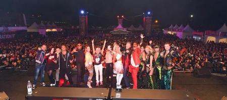 El elenco al completo