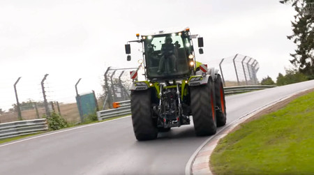 La vuelta más lenta de Nürburgring es para este tractor Claas de 520 CV y una buena dosis de humor