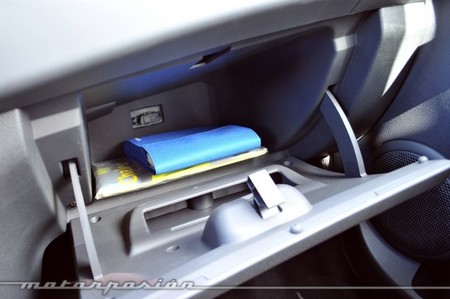 Guantera Dacia Sandero