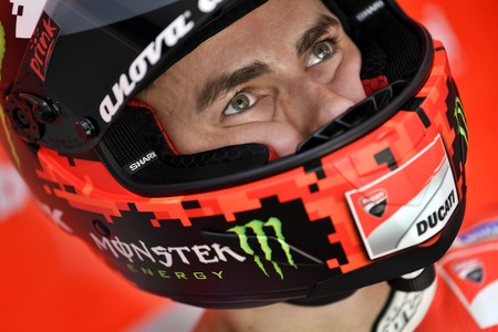 Jorge Lorenzo tuvo que tirarse de su Ducati: "Me quedé sin frenos. Iba a chocar contra el muro"