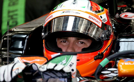 Sergio Pérez marca el mejor tiempo el primer día de la segunda semana de pruebas en Baréin