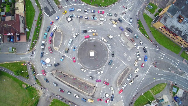 The Magic Roundabout: la Rotonda Mágica de Inglaterra que son siete glorietas en una