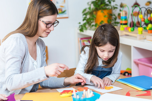 27 manualidades de primavera bonitas y fáciles para hacer con los niños