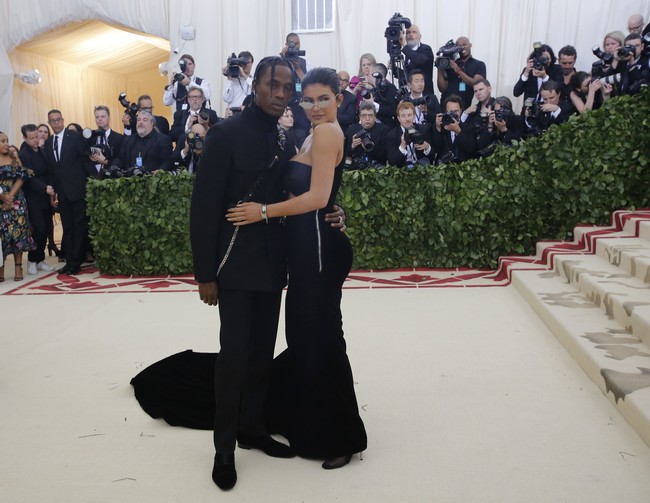 Parejas Gala Met 2018 18