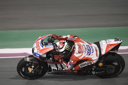 Jorge Lorenzo, undécimo, sufrió en Losail su primer desencuentro con la Ducati