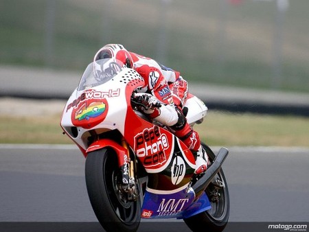 Héctor Barberá marca la pole de 250 en el último momento