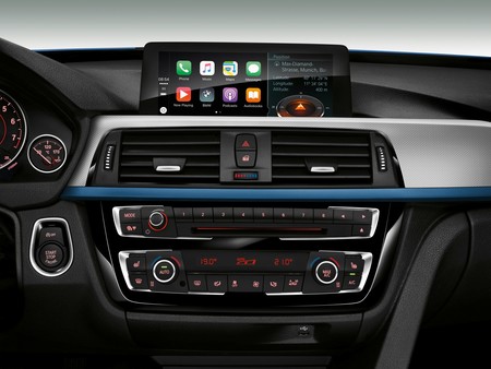 BMW quiere cobrar una cuota mensual por utilizar Apple CarPlay