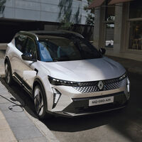Olvida el Renault Scenic que conocías: ha dejado de ser un monovolumen para transformarse en el enésimo SUV eléctrico