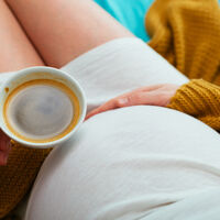 Consumir cafeína durante el embarazo puede producir cambios en el cerebro del bebé