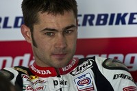 Superbikes Holanda 2013: Leon Haslam se fractura la pierna izquierda 