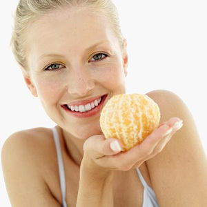 ¿Qué es mejor, comerse o beberse la fruta?
