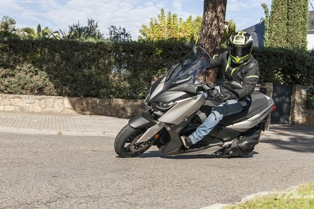 Las cuatro fases de la desescalada: cuándo y para qué puedes usar la moto, la bici y el patinete eléctrico