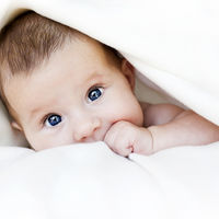 Un bebé de solo tres meses dice "te quiero" a su mamá: un vídeo viral lo confirma