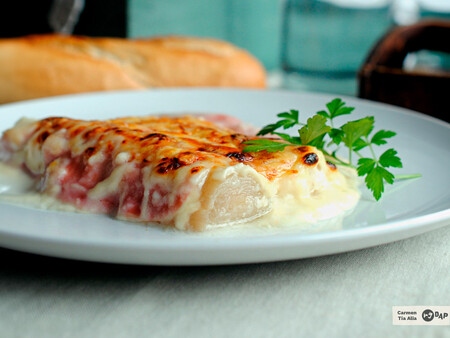 Puerros gratinados con jamón y queso: receta fácil, rápida y deliciosa