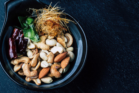 Los alimentos que no pueden faltar en la dieta keto para obtener fibra y antioxidantes