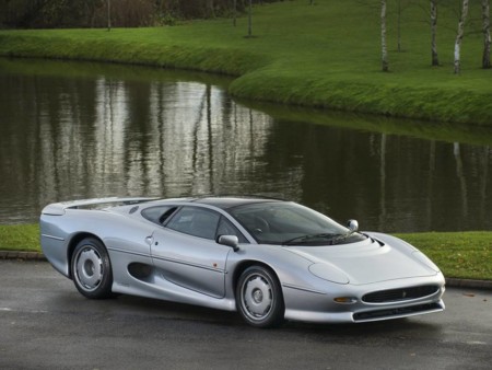 Jaguar XJ220