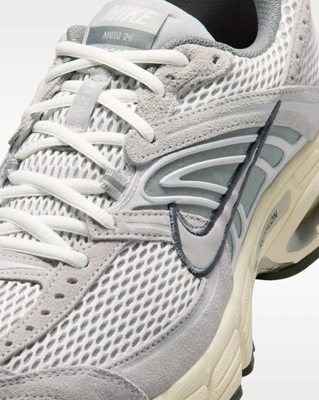 Nike Air Max Moto 2k