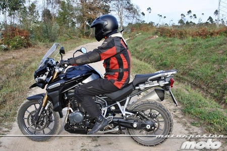 Triumph Tiger Explorer 1200, prueba (conducción en ciudad y carretera)