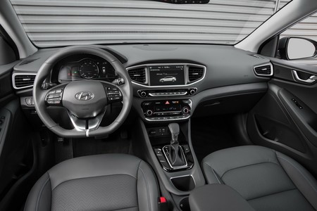 Hyundai Ioniq Precios Versiones Y Equipamiento En México Hyundai Ioniq 13